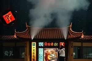 年代剧《铁轨与星》老式火车与星空封面